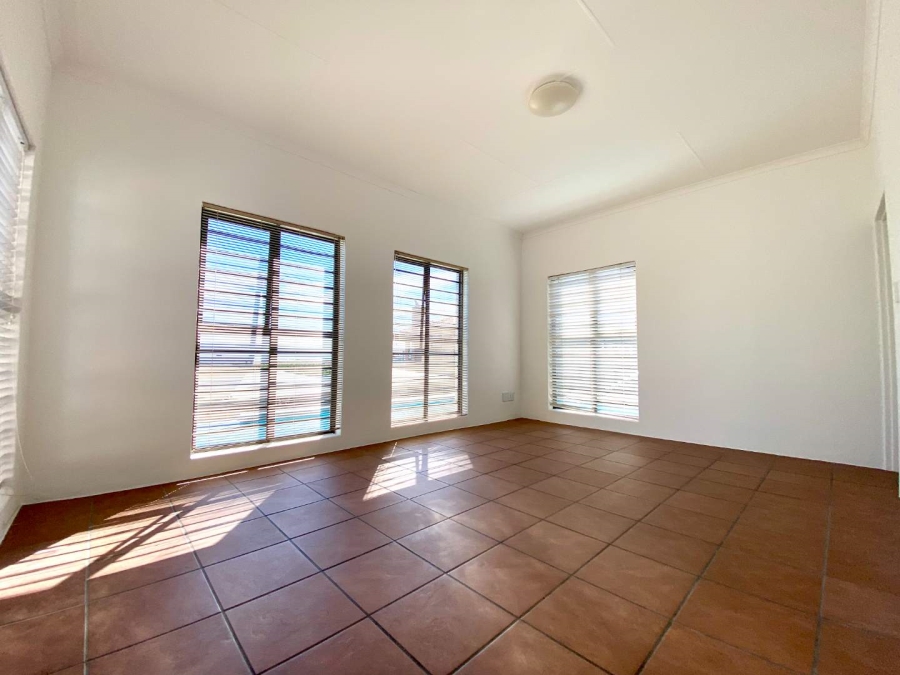 7 Bedroom Property for Sale in Myburgh Park Western Cape